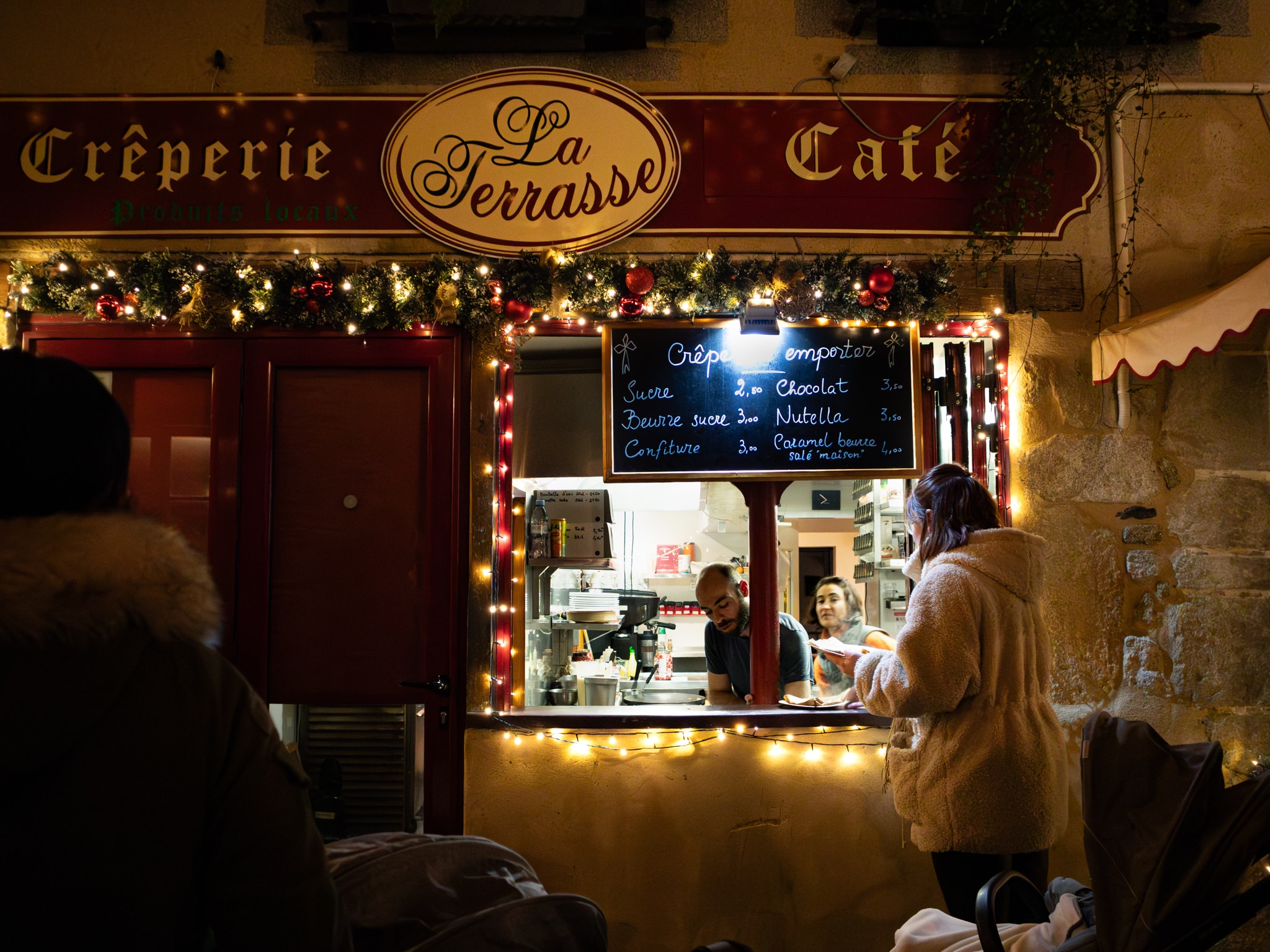 Devanture d'une crêperie décorée