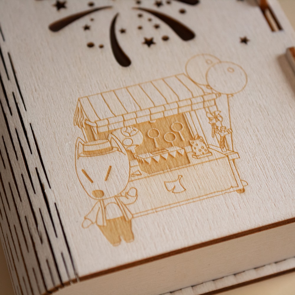 Détail sur une boîte en bois